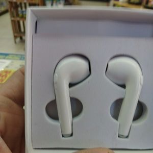 Single ear buds and sets of earbuds